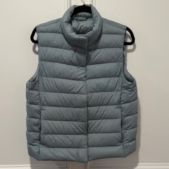 Uniqlo Jackets & Blazers - Uniqlo Women's Size L Gray Ultra Light Down Puffer Vest Water‎ Repellent